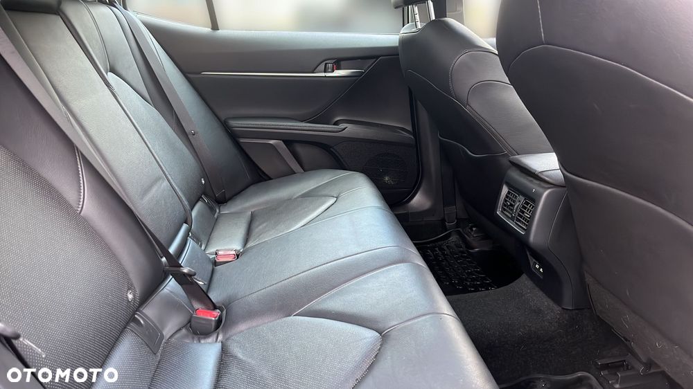Toyota Camry 2.5 Hybrid Executive CVT - 10