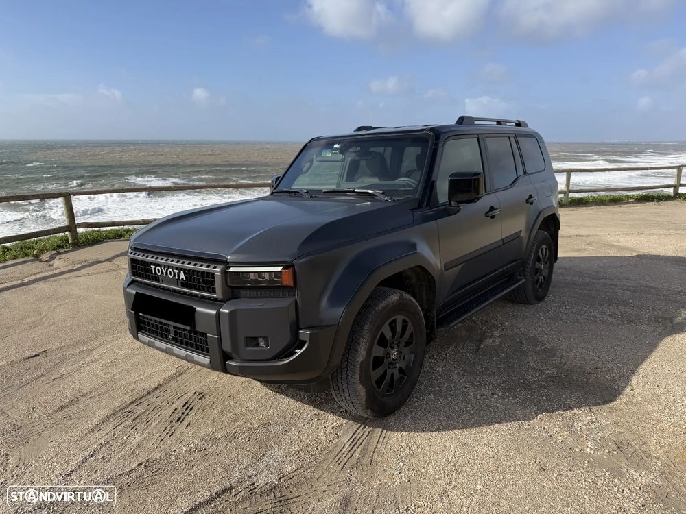 Toyota Land Cruiser - 1