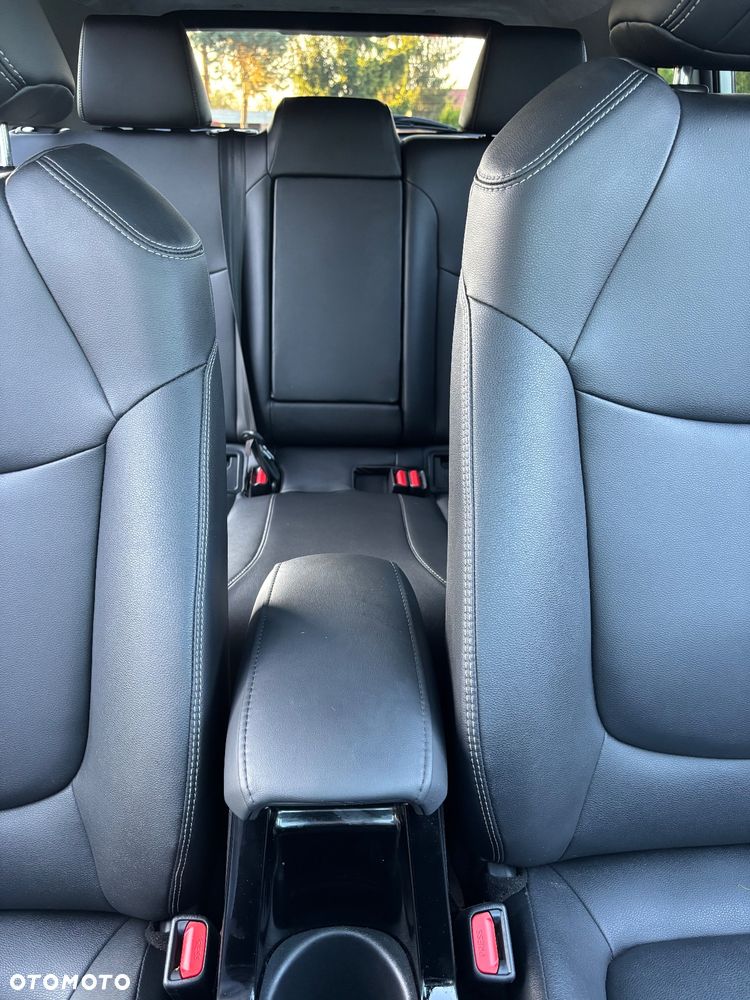 Toyota Corolla Cross - 16