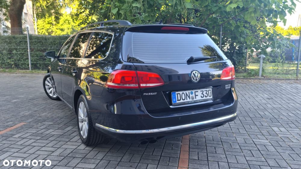 Volkswagen Passat - 11
