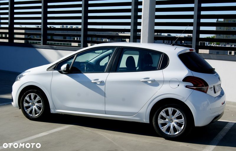 Peugeot 208 PureTech 82 Start & Stop Allure - 17