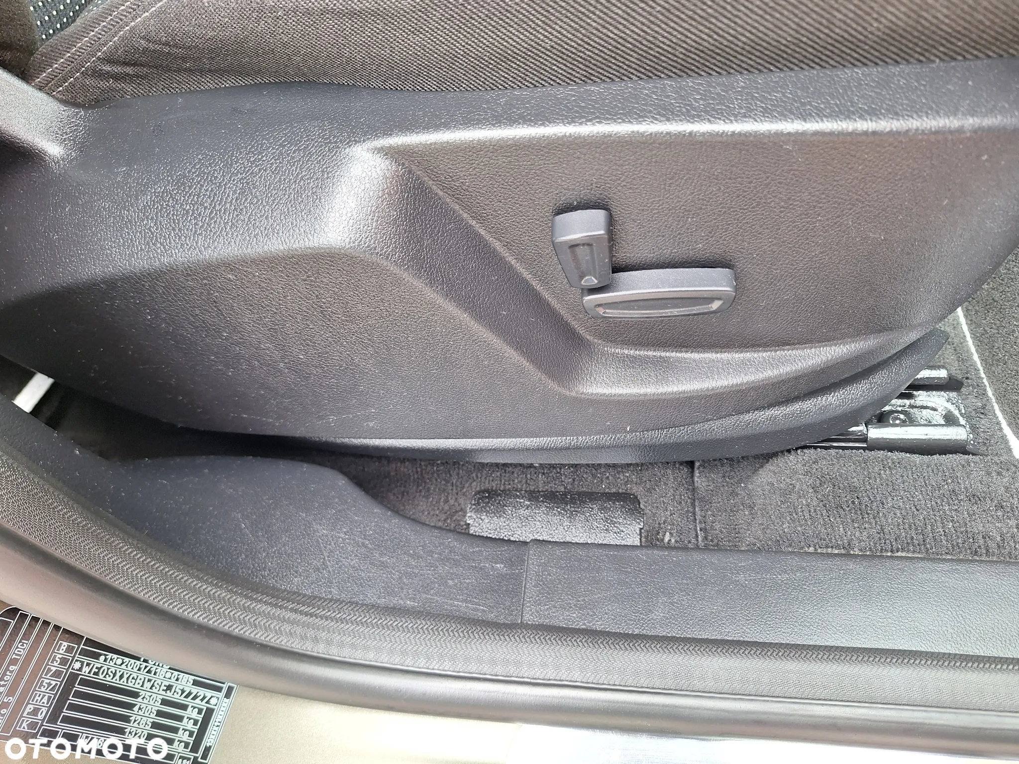 Ford S-Max 2.0 TDCi DPF Titanium - 34