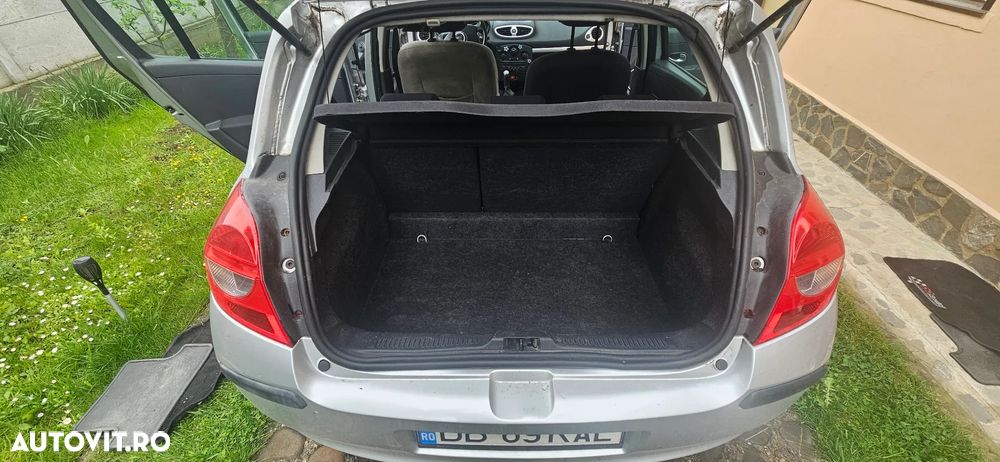 Renault Clio III 1.4 Dynamique - 13