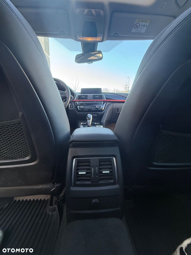 BMW Seria 3 320d M Sport - 11