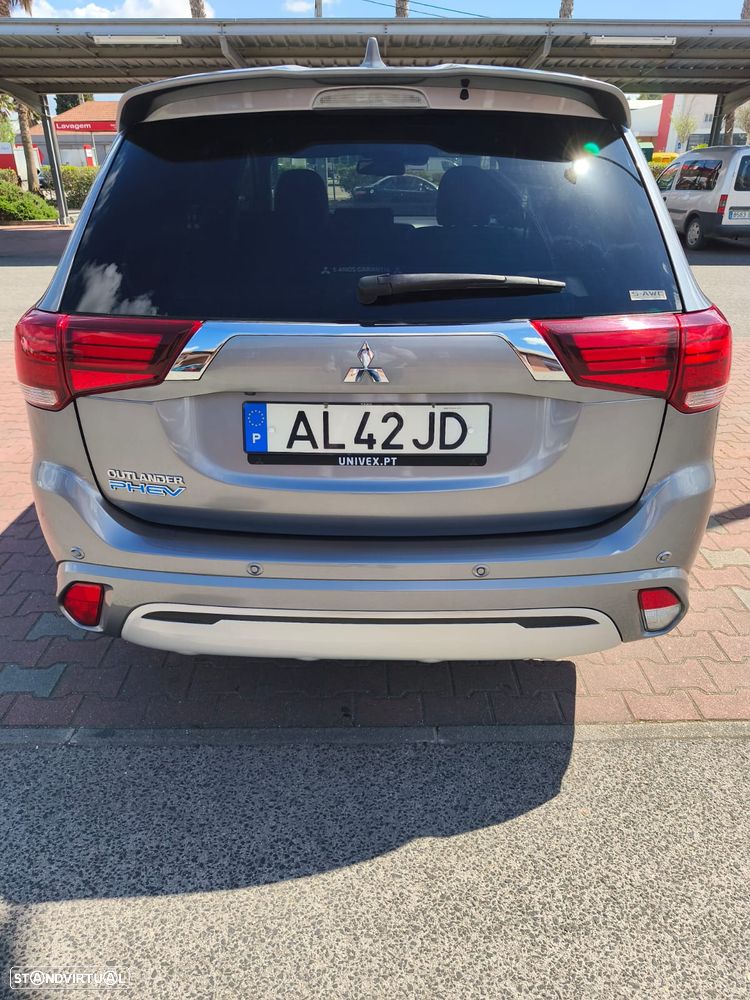 Mitsubishi Outlander - 10