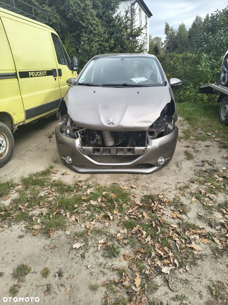 Peugeot 208 - 2