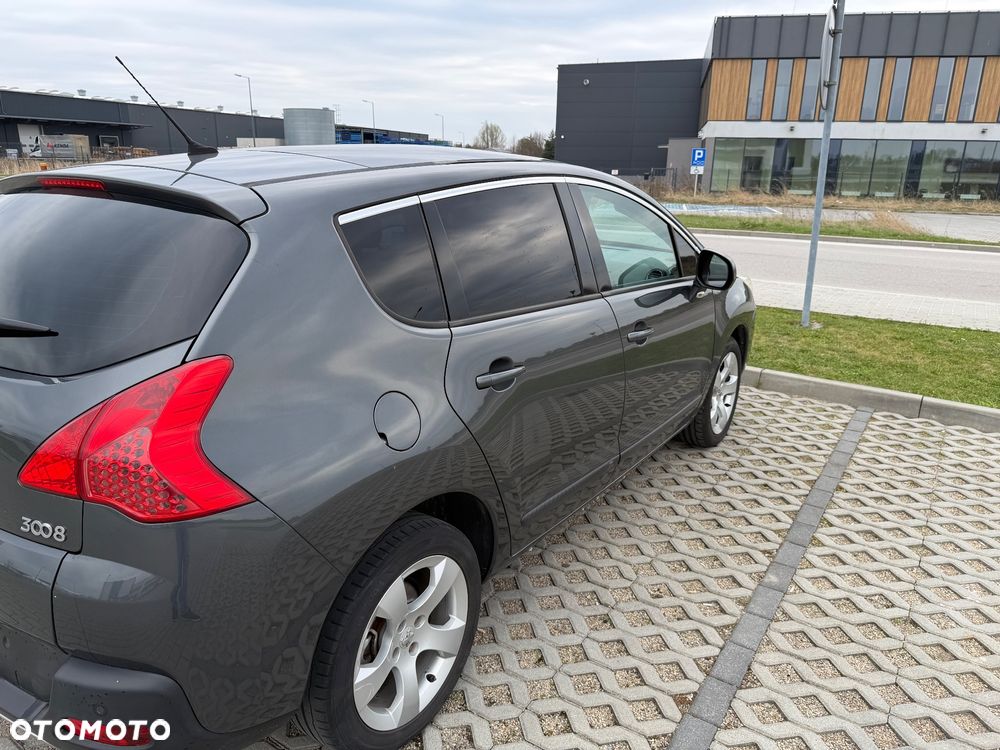 Peugeot 3008 HDi FAP 110 EGS6 Premium - 3