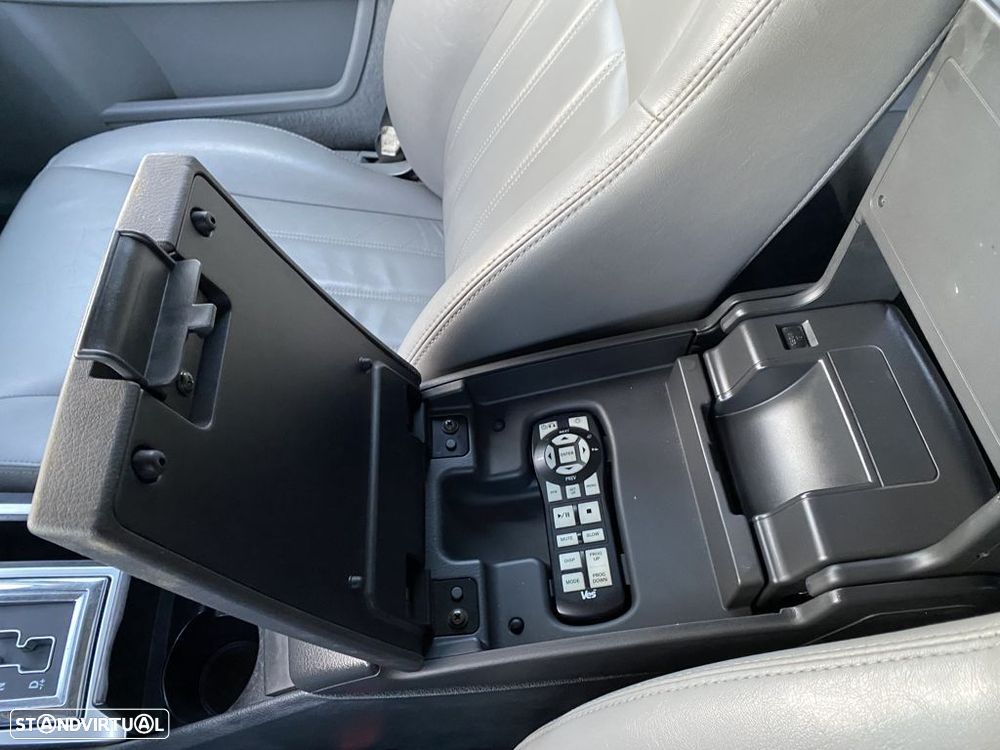 Chrysler 300 C Touring 3.0 CRD - 35