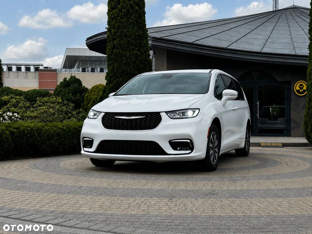 Chrysler Pacifica - 4