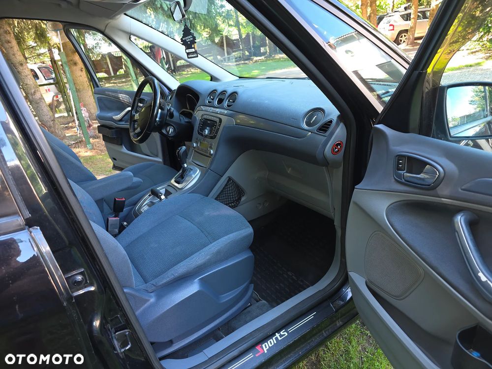 Ford Galaxy 2.0 TDCi Ghia - 11