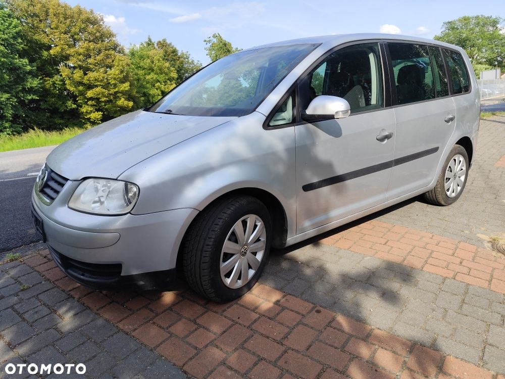 Volkswagen Touran - 1