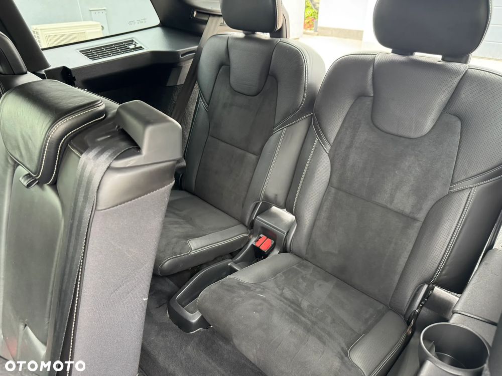 Volvo XC 90 D5 SCR AWD R-Design 7os - 19