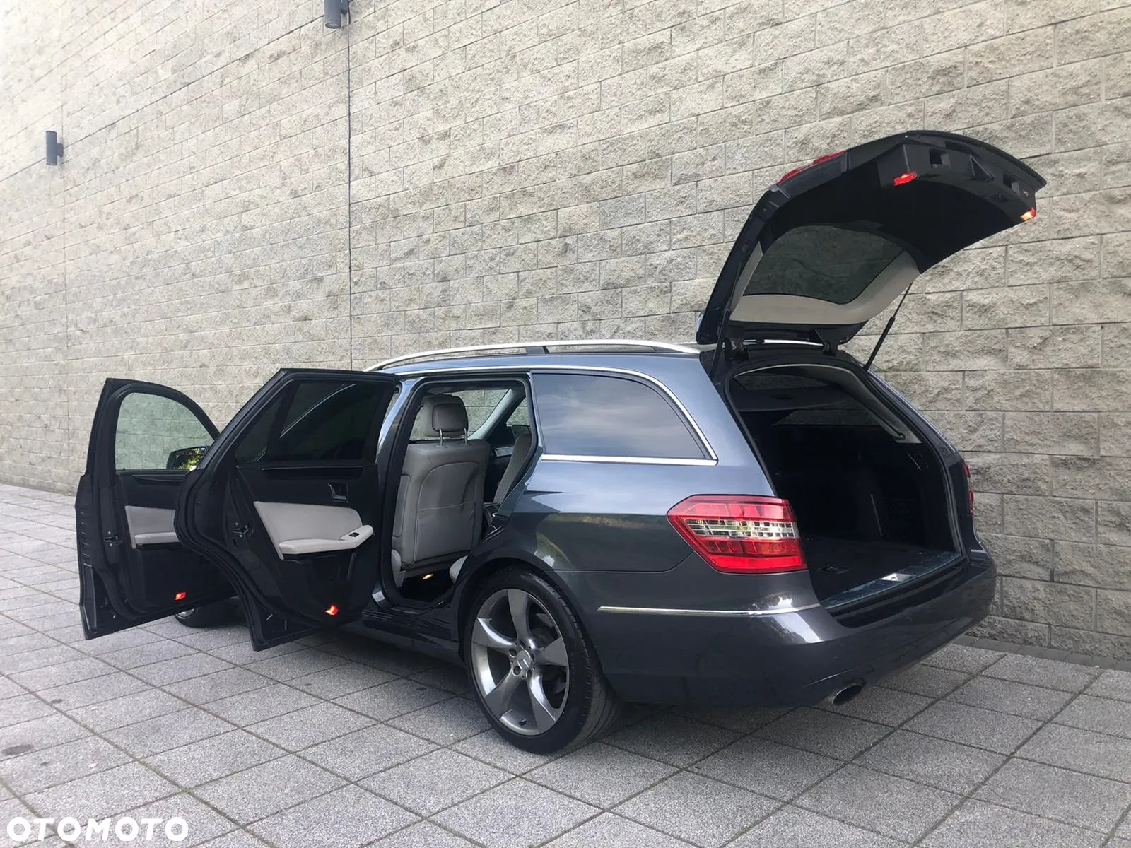 Mercedes-Benz Klasa E 250 CGI BlueEffICIENCY Avantgarde - 11