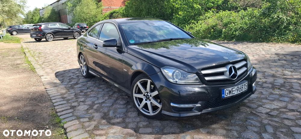 Mercedes-Benz Klasa C 180 Coupe BlueEFFICIENCY 7G-TRONIC - 16