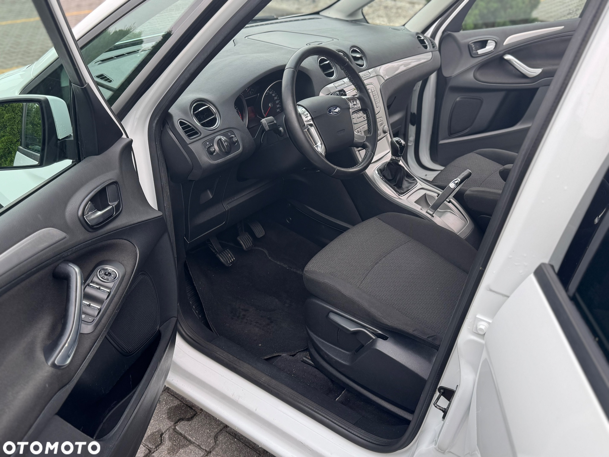 Ford Galaxy 2.0 Concept - 15