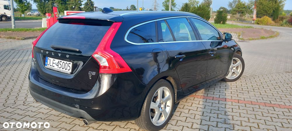 Volvo V60 D5 Geartronic Summum - 6