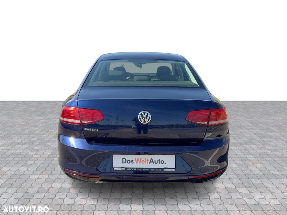 Volkswagen Passat 2.0 TDI Advance - 4