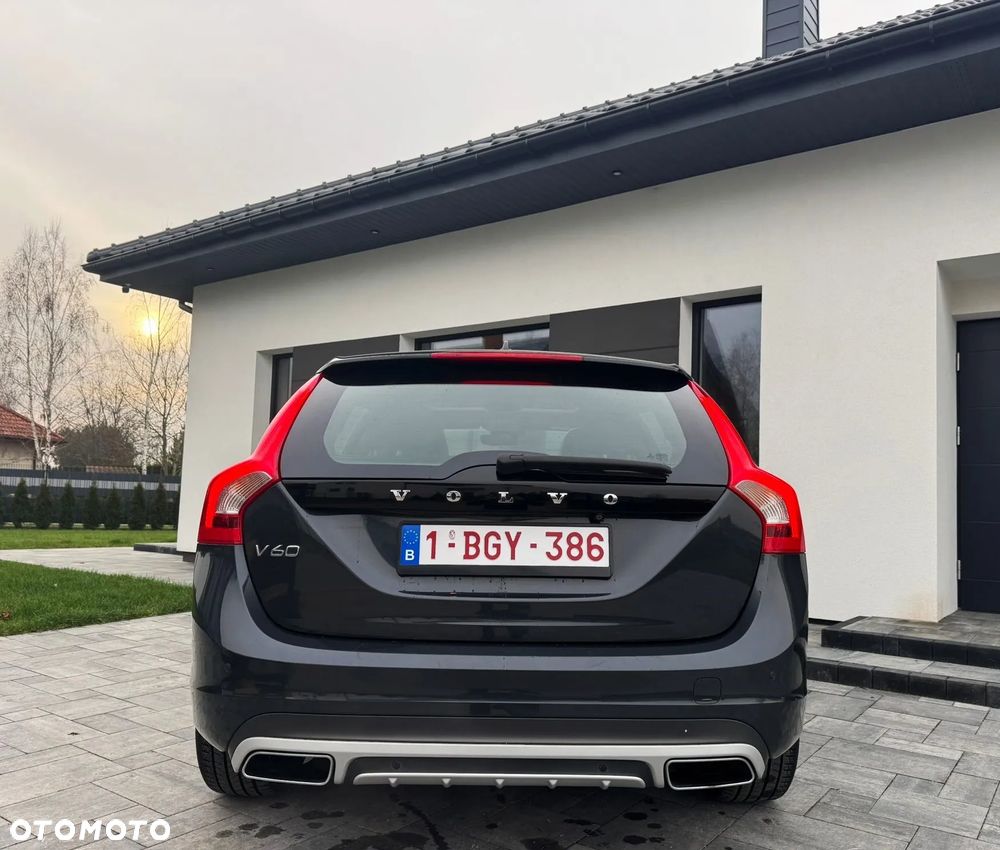 Volvo V60 D4 Geartronic Summum - 33