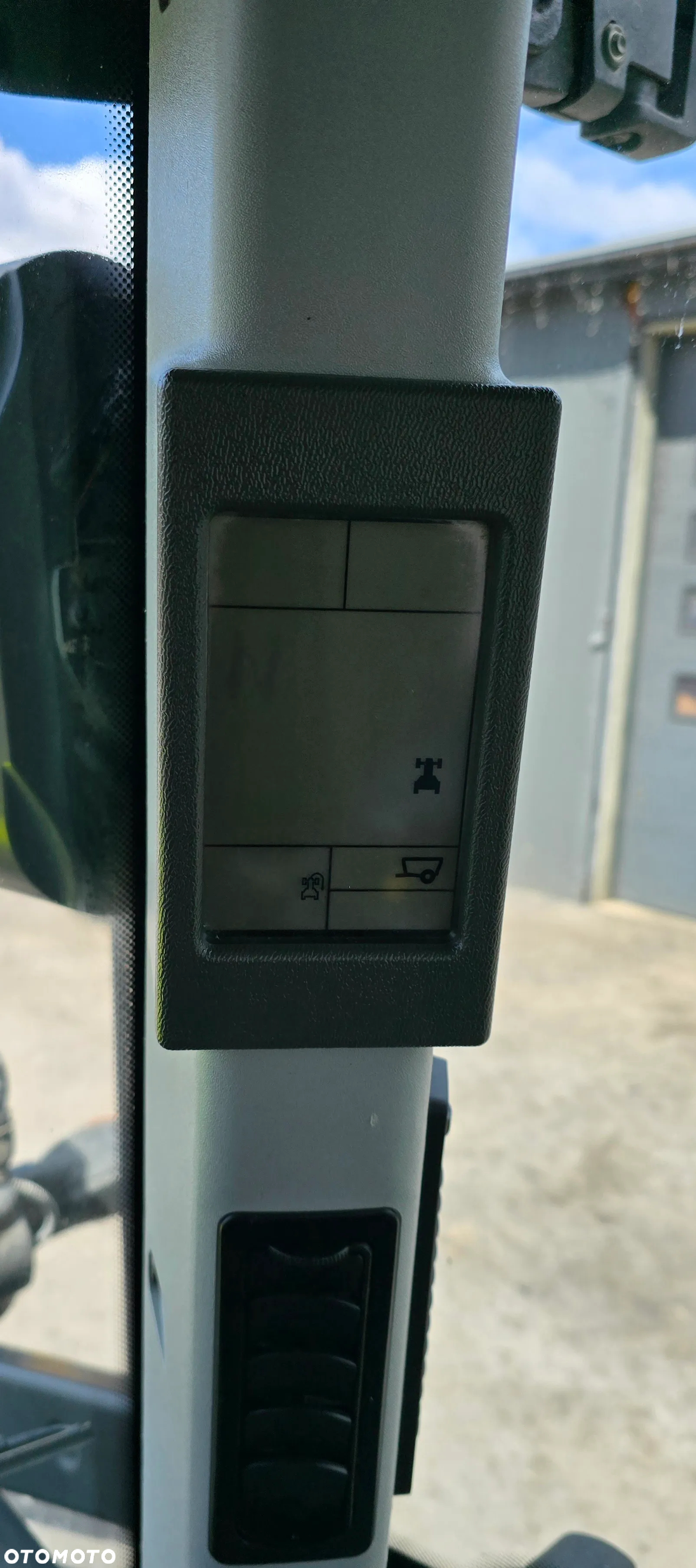 Claas Arion 520 - 25