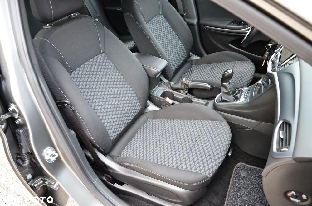 Opel Astra 1.4 Turbo Dynamic - 39