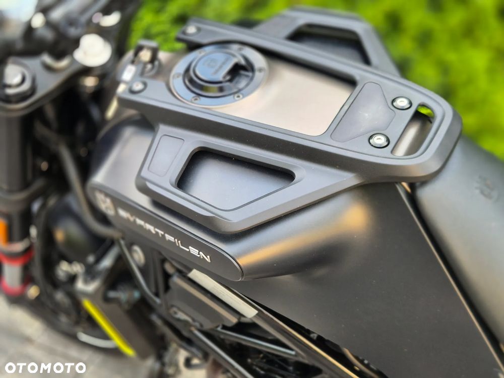 Husqvarna Svartpilen - 24