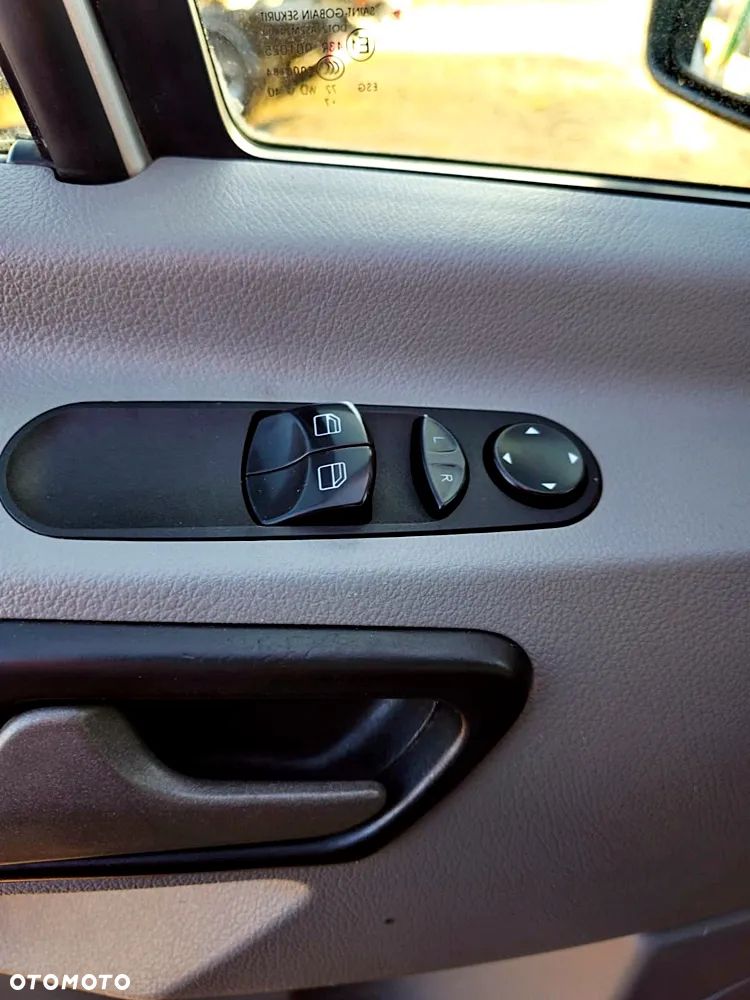 Mercedes-Benz Sprinter - 16