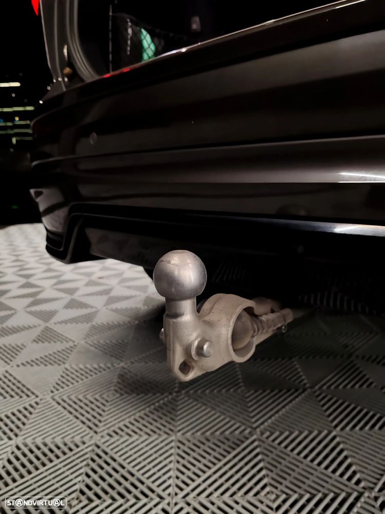 Volvo XC 60 T6 AWD Recharge Geartronic RDesign Expression - 28