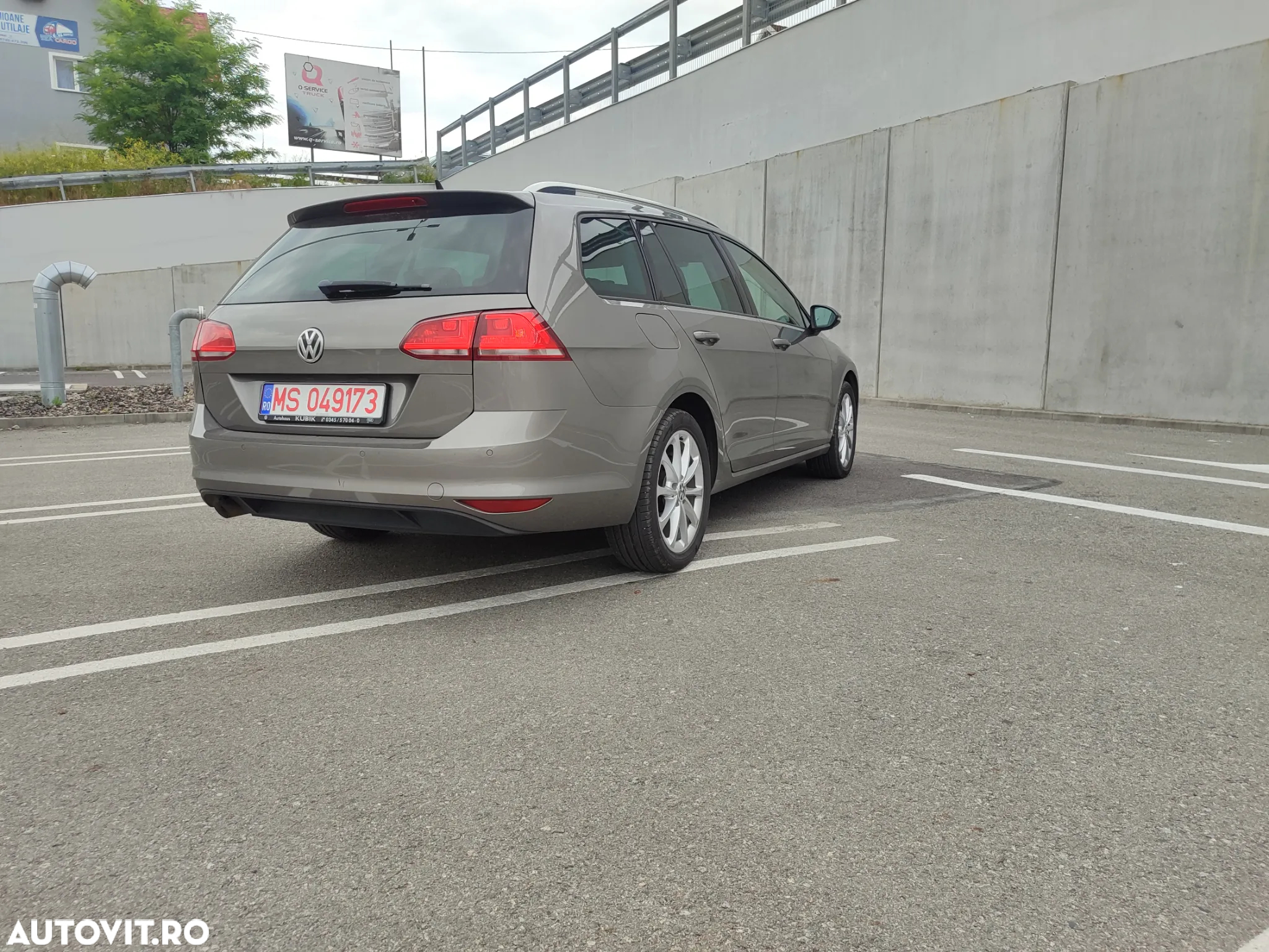 Volkswagen Golf 1.6 TDI BMT Comfortline - 10
