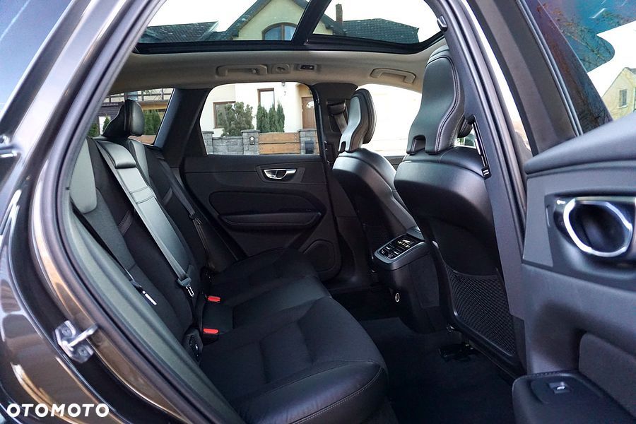 Volvo XC 60 B5 B Geartronic Momentum Pro - 27