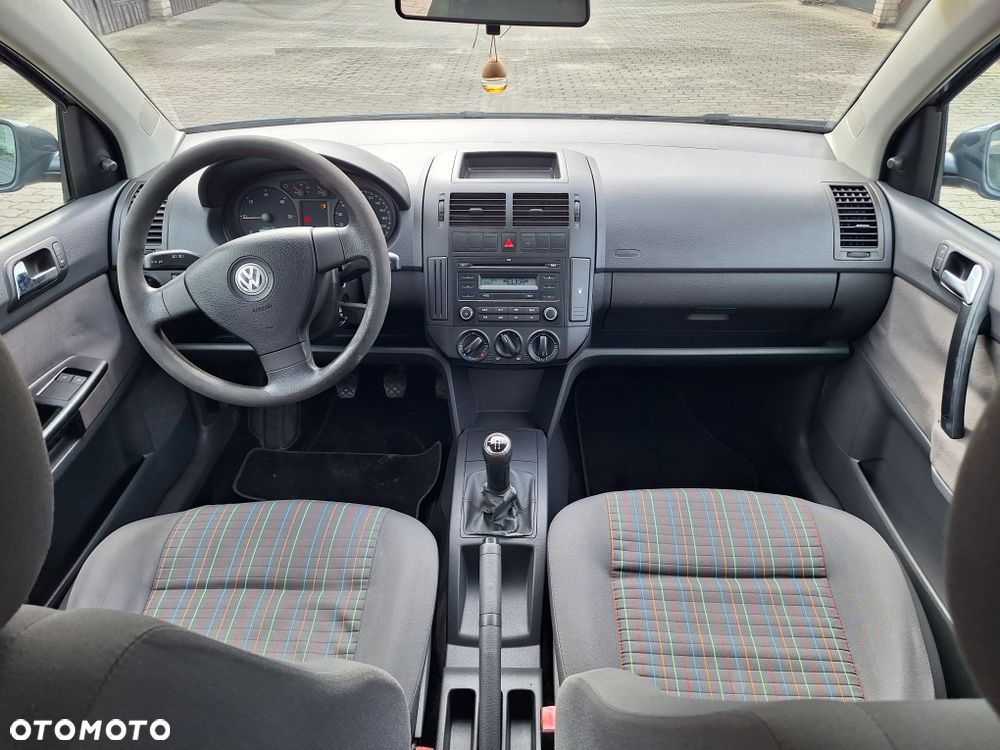 Volkswagen Polo - 8