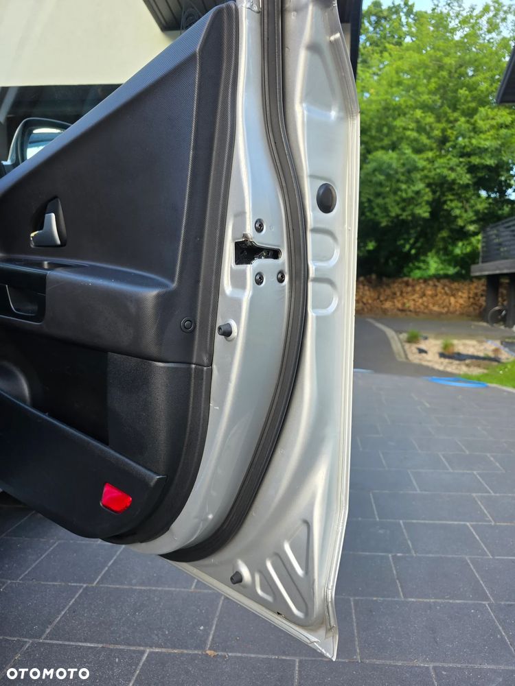 Kia Ceed - 32