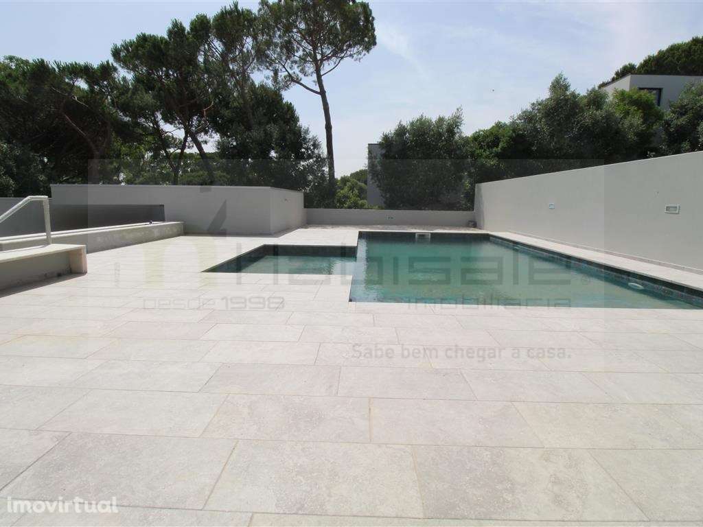 Moradia V3 +1 com piscina em Barcarena - Grande imagem: 2/40