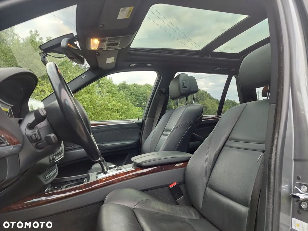BMW X5 4.8 is - 11