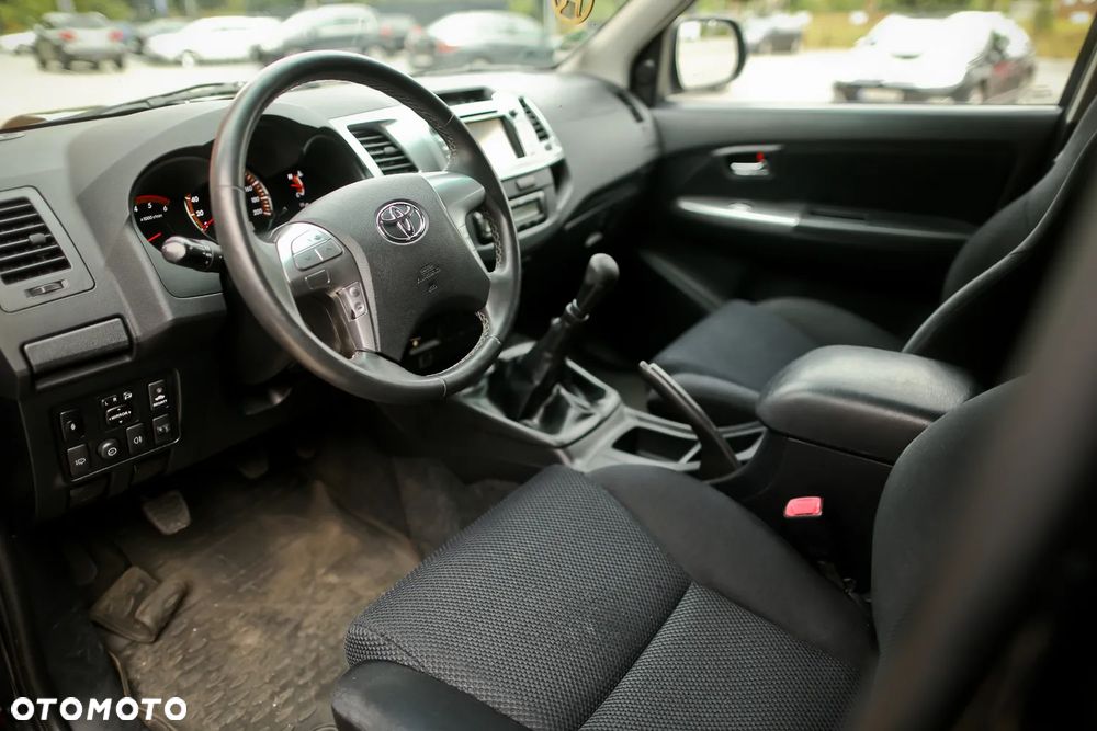 Toyota Hilux 3.0 D-4D Adventure - 4