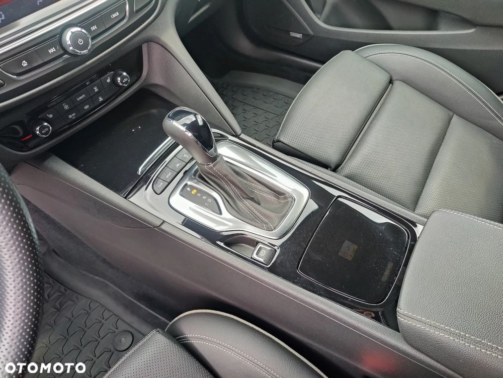 Opel Insignia 2.0 T 4x4 Innovation S&S - 17