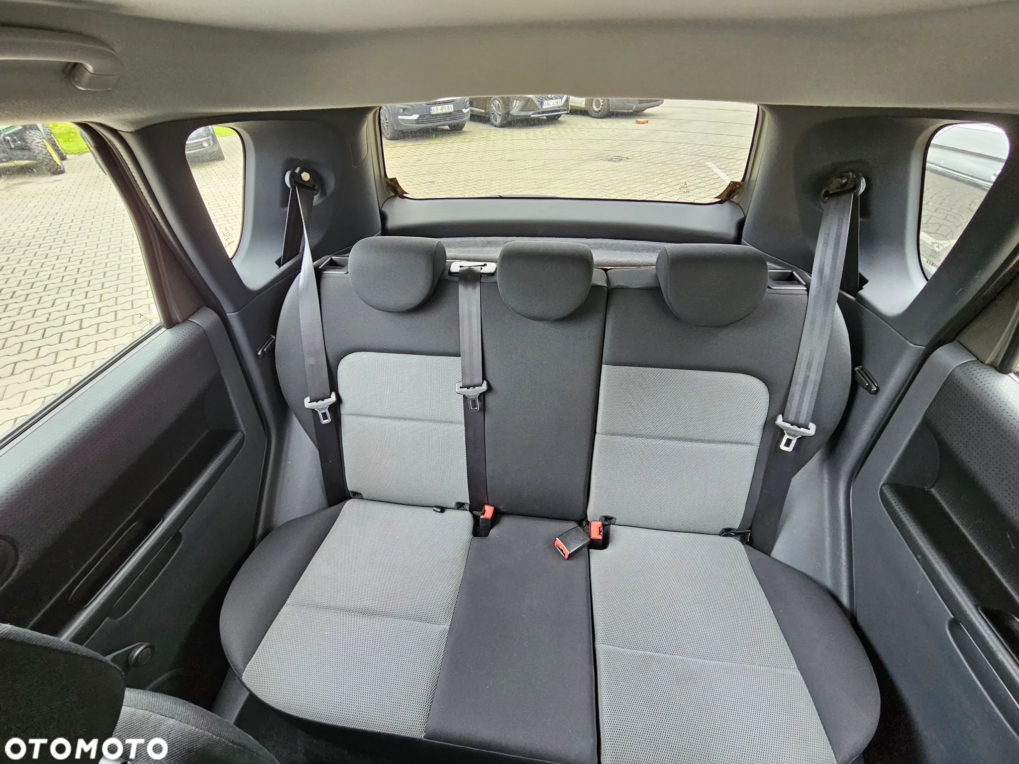 Mitsubishi Colt - 6