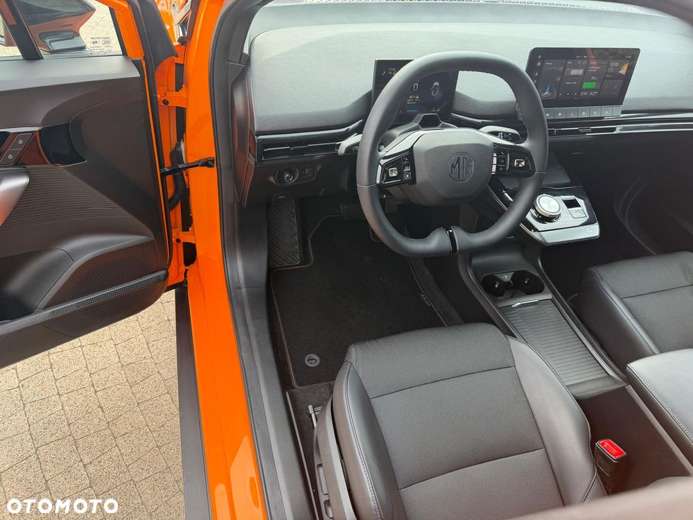 MG 4 Luxury 64 kWh - 5