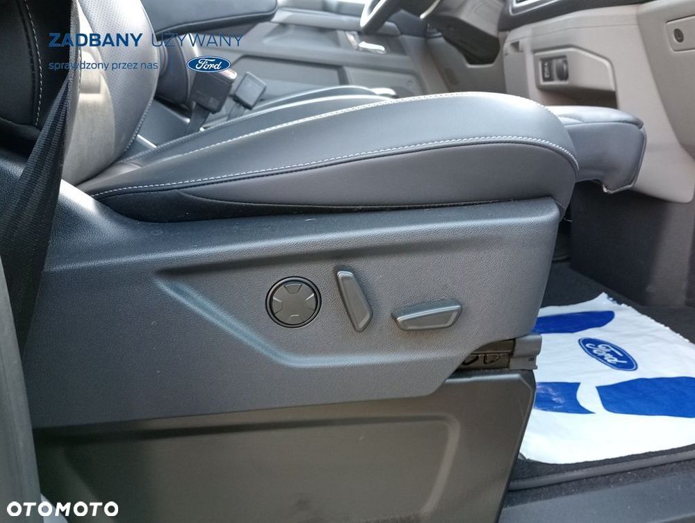 Ford Tourneo Custom - 20