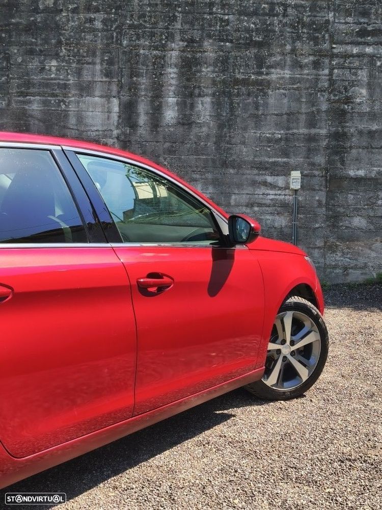 Peugeot 308 1.2 PureTech Allure J17 — fotografia 10