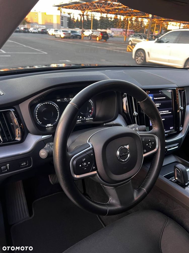Volvo XC 60 B4 D AWD Geartronic Momentum Pro - 18