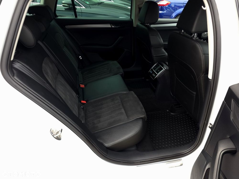 Skoda Superb 2.0 TDI Style DSG - 10