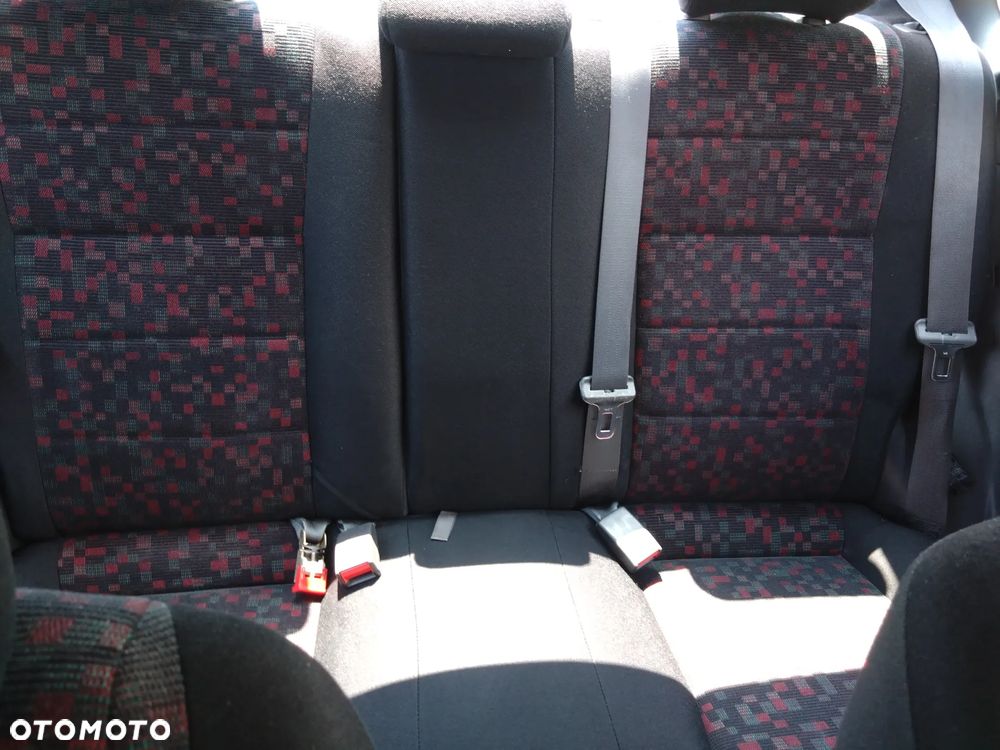 Toyota Corolla - 9