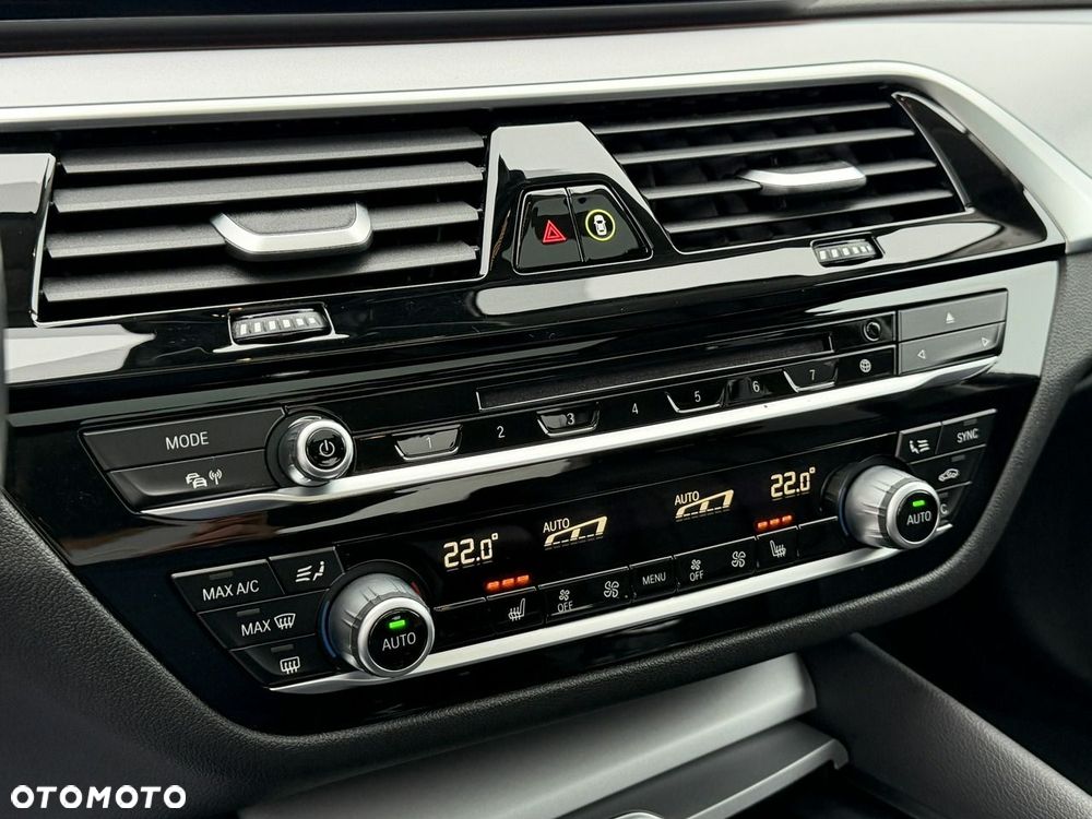 BMW Seria 5 518d - 28