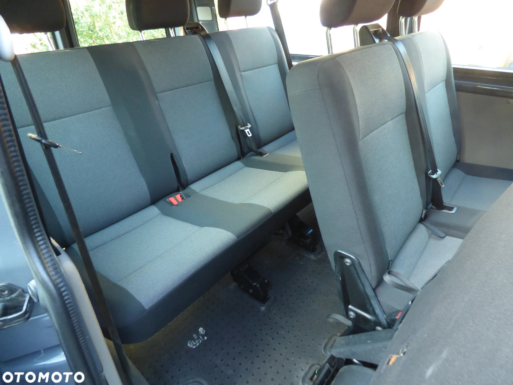 Volkswagen Caravelle 2.0 TDI L1 Comfortline - 11