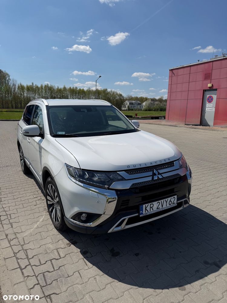 Mitsubishi Outlander 2.0 Instyle + 4WD CVT - 1