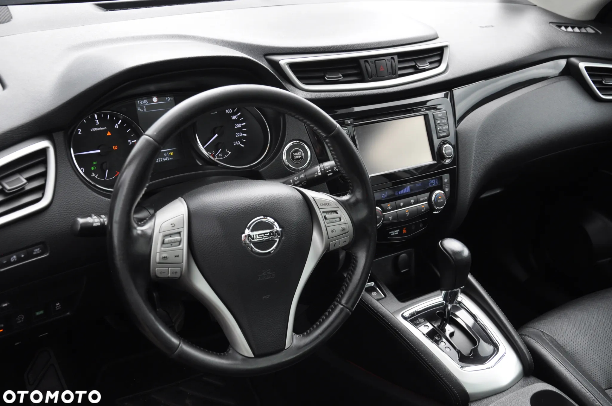Nissan Qashqai 1.6 dCi Xtronic TEKNA - 8