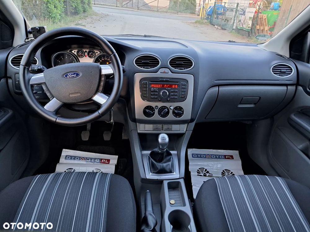 Ford Focus 1.6 16V Ambiente - 5