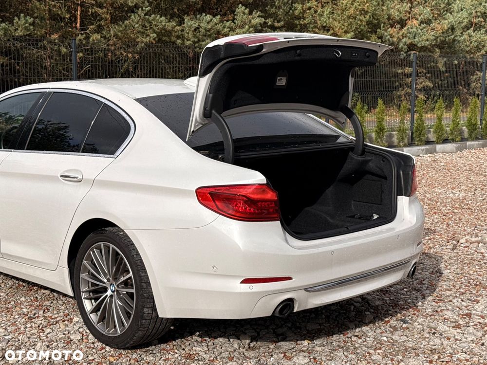 BMW Seria 5 530i Luxury Line - 37