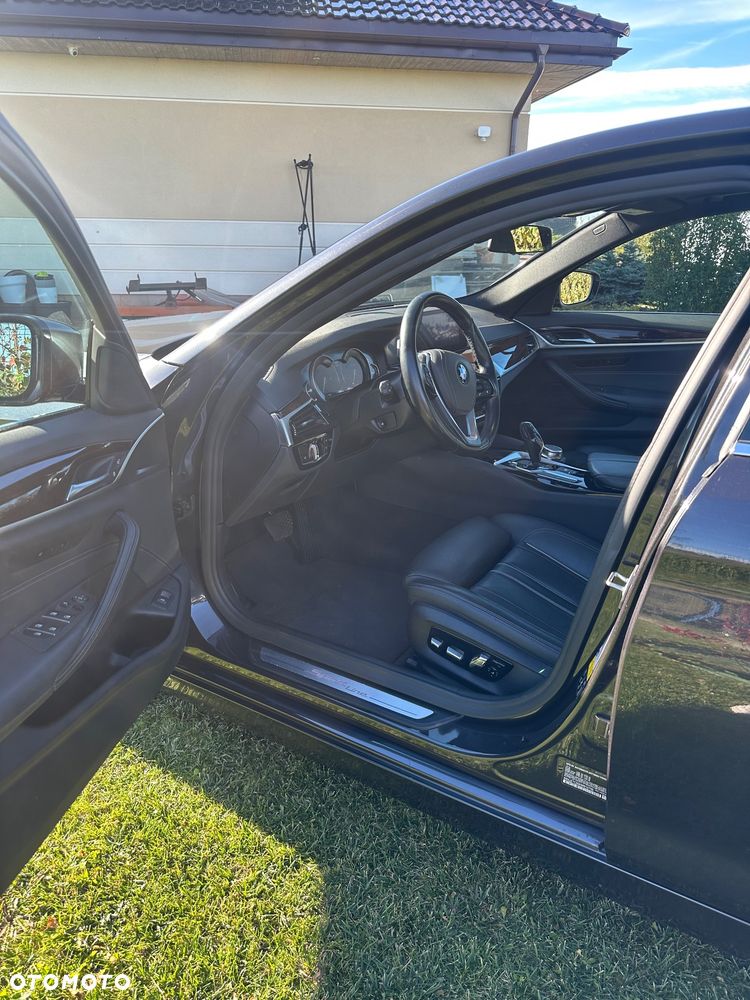 BMW Seria 5 540i xDrive Sport Line - 12