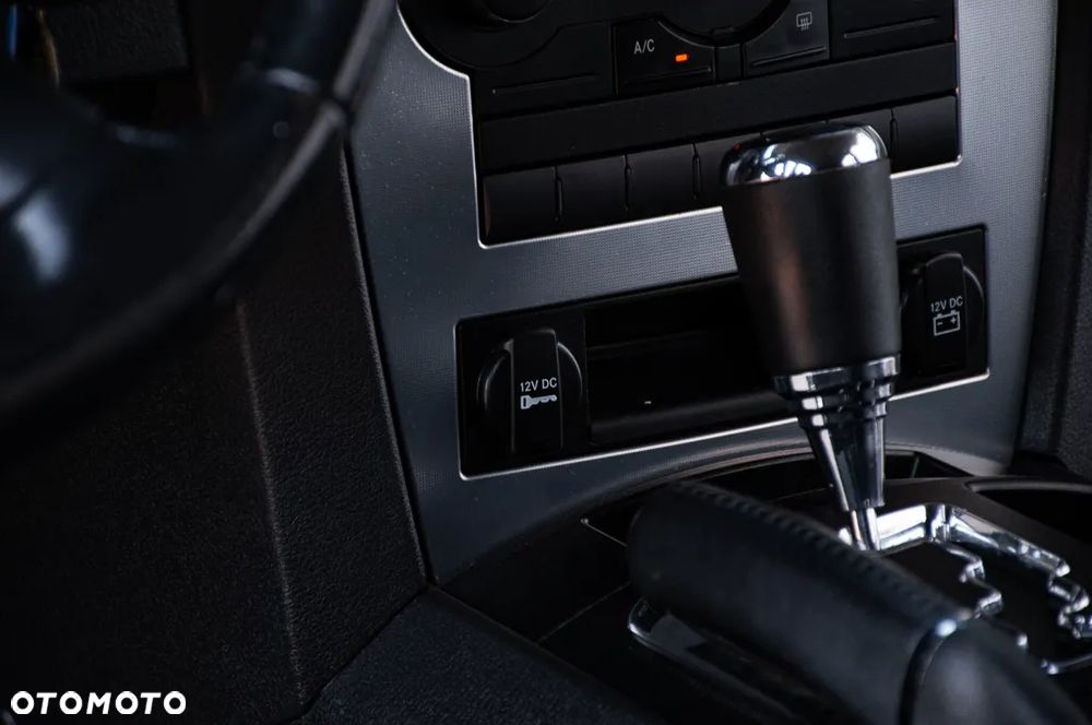 Jeep Commander - 39
